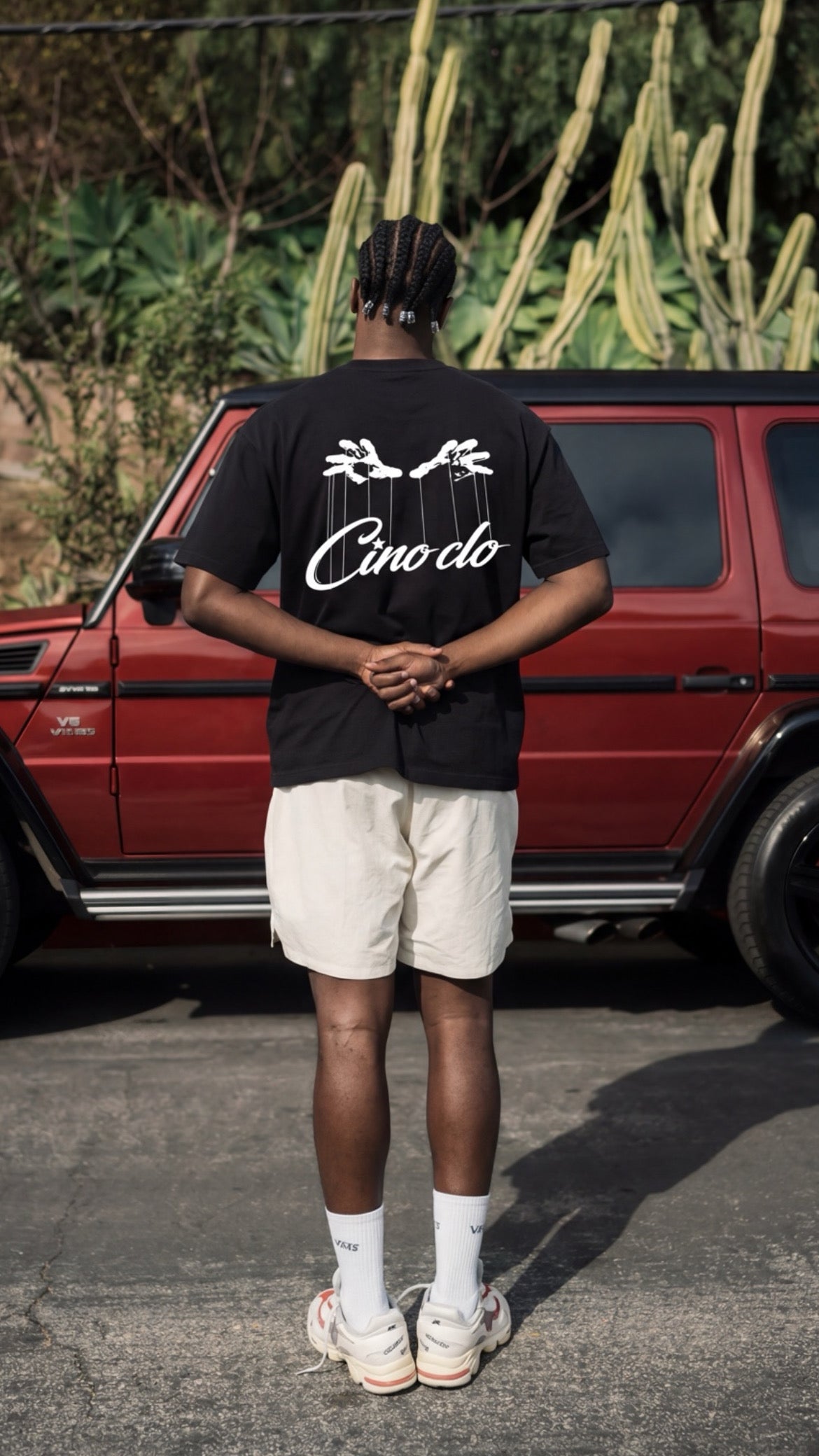 Hands Of God T-Shirt | Black/White